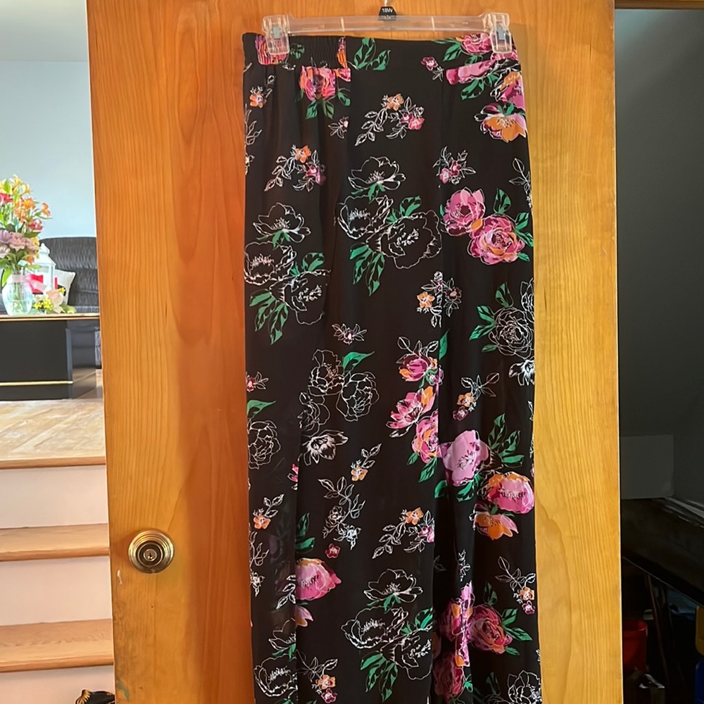Torrid black floral high slit pants